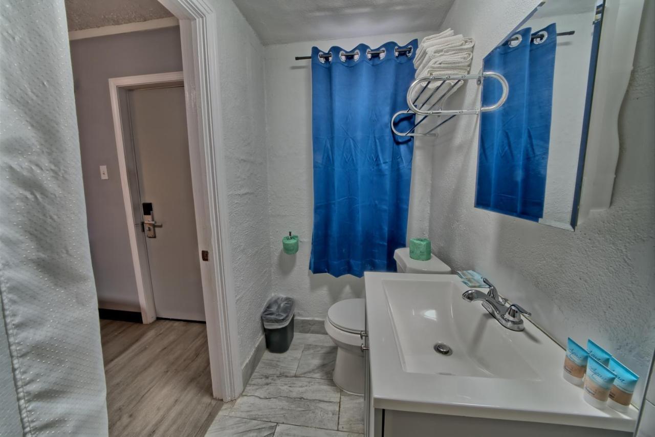 Aqua View Motel Lower Grand Lagoon Екстер'єр фото