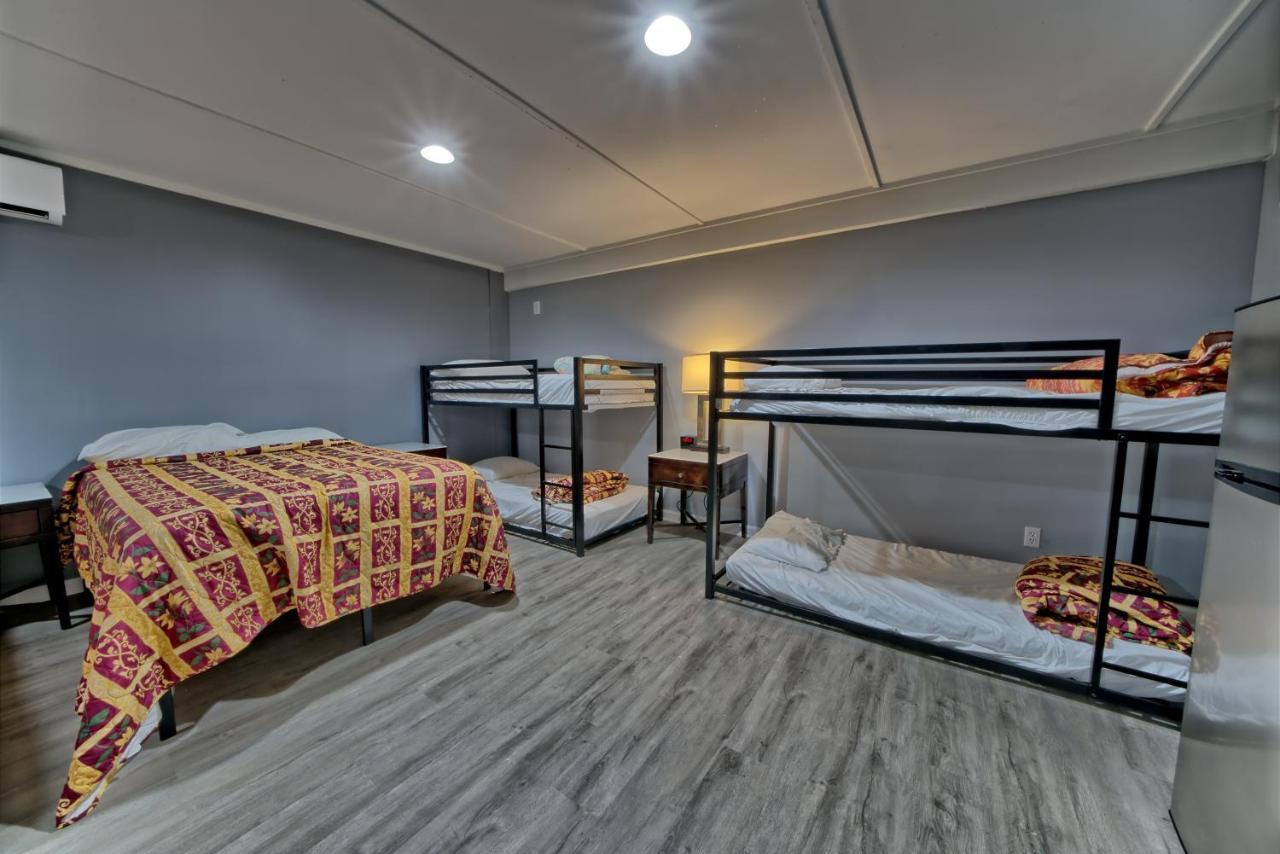 Aqua View Motel Lower Grand Lagoon Екстер'єр фото